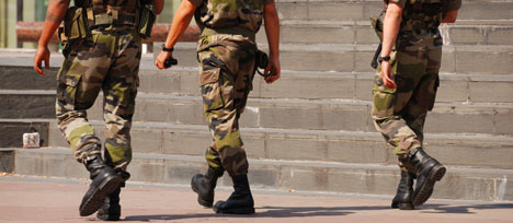 Armée - Le recrutement de jeunes diplômés dans l'armée 